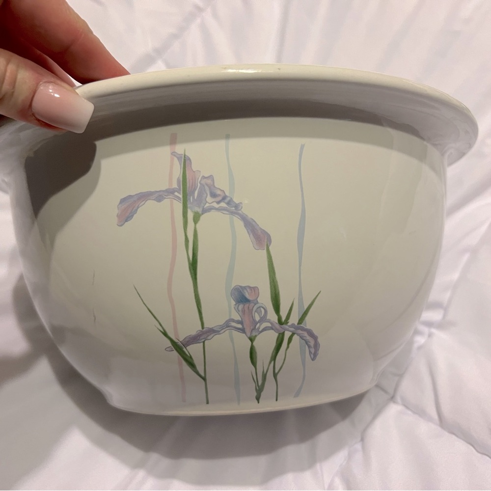 Vintage Corelle 3 quart Nesting Mixing Bowl -Iris Shadow
